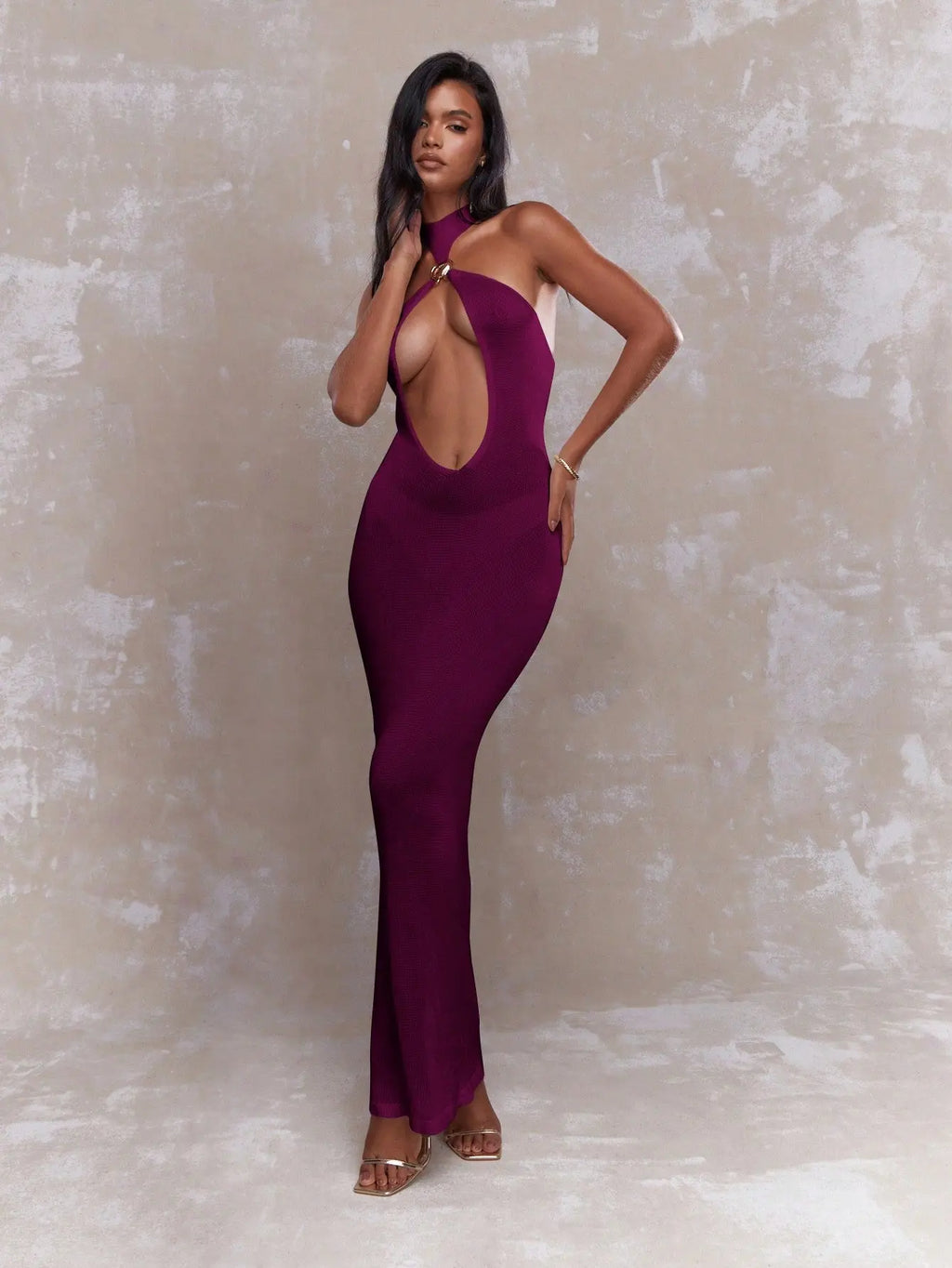 Amethyste - Robe Longue Fourreau Col Halter Anneau Dore Cut-Out Lateral Dos Nu Integral Ella&No
