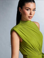 Ava – Robe d’Été Asymétrique à Fleur 3D et Fronces Sculptantes - Ella&No  