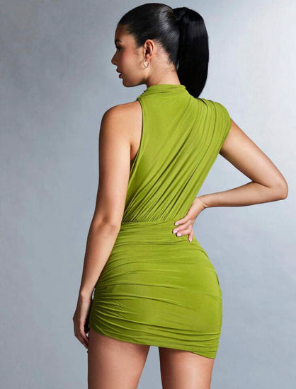 Ava – Robe d’Été Asymétrique à Fleur 3D et Fronces Sculptantes - Ella&No  
