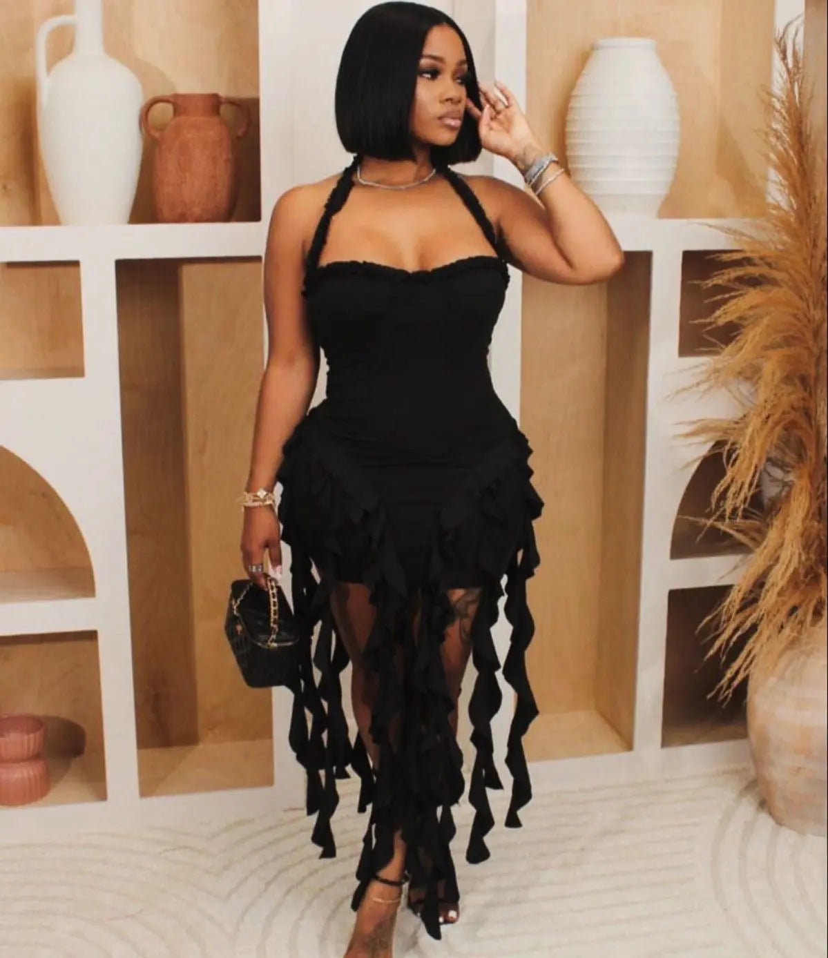 Robe Méduse chic-Robe moulante irrégulière à col licou sans manches et dos nu avec pompons Ella&No