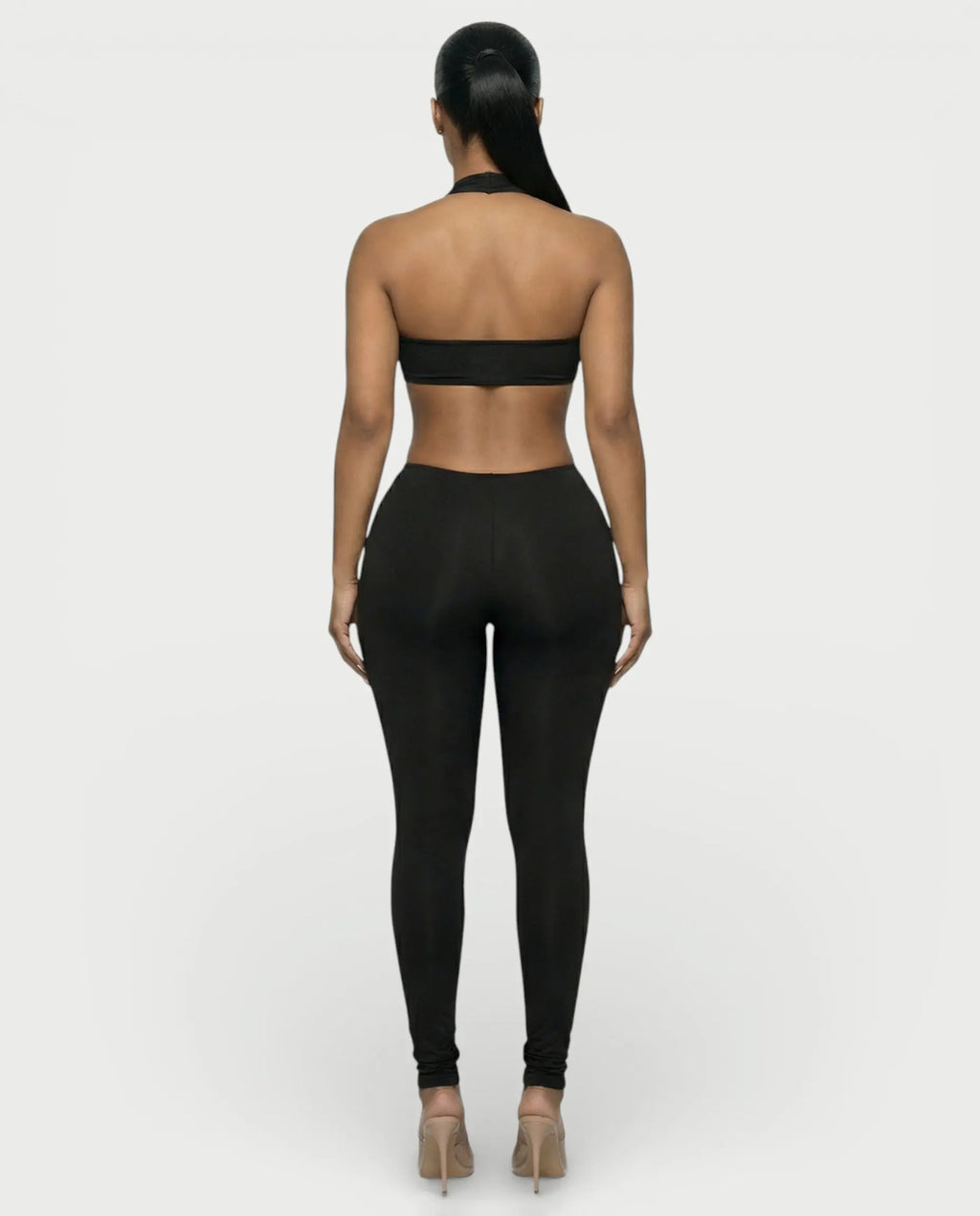 Silhouette Noire – Combinaison Halter Cut-Out Bande Centrale Moulante Ella&No