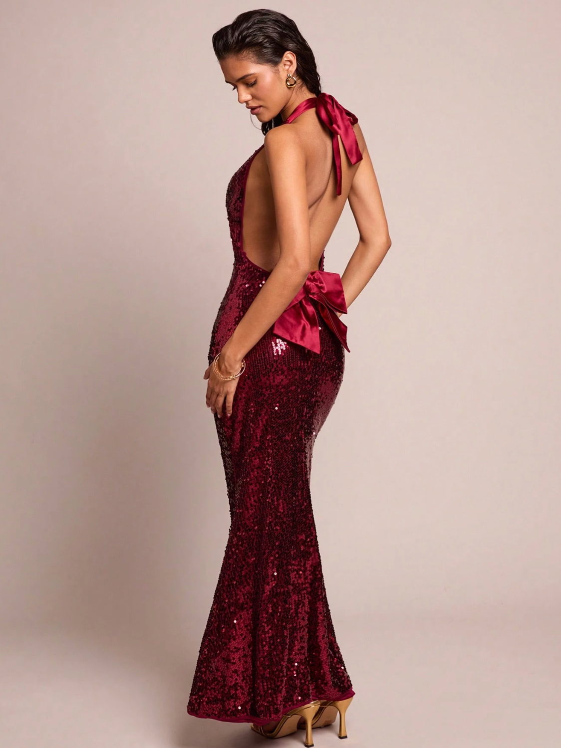 RobeSelena – Robe de Soirée Sirène à Paillettes & Dos Nu Satiné