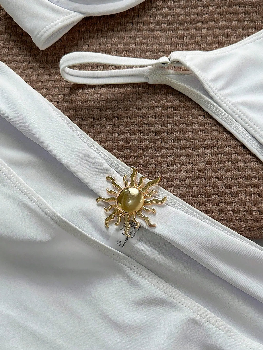 Sol Dorado – Ensemble 3 Pièces Bikini Bustier Broche Soleil Doré & Jupe Maxi Ella&No